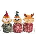 Dreiteiliges Weihnachts-Geschenkbeutel-Set mit Nikolaus, Schneemann und Rentier-Motiv - Zufälliger Buchstabendruck (3-teiliges Set)