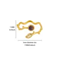 Dettaglio anello dorato a forma di vite con diametro interno 17mm e altezza foglia 11mm - Stile Ramo Foglia Pietra Proiezione Dorato (G128894)