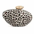 Chique avondtas met luipaardprint, harde schaal en elegante gouden sluiting - Wit