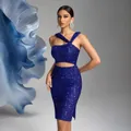 Donkerblauwe avondjurk met pailletten, asymmetrische schouder en uitsnijding - S / Koningsblauw