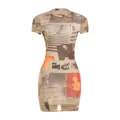 Kurzärmeliges Figurbetontes Kleid mit Vintage Zeitungsdruck aus Netzstoff - S / Khaki