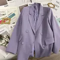 Lavendelpaarse double-breasted damesblazer plat neergelegd met stijlvolle accessoires - S / Taropaars