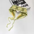 Handgehäkeltes Haarbandana mit grünem Gänseblümchenmuster und verstellbaren Bändern - Einheitsgröße / Sonnenblume Stirnband Gelb