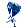 Handgehäkeltes blaues Kopftuch mit weißen Blumenmustern und seitlichen Bindebändern - Einheitsgröße / Weihnachtsbuchstaben Blau