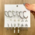 9 paar zilveren mode oorbellen set met parels, ringen en knopjes op de kaart - Zilver Gedraaide Vlecht En Parel (WH0015-4)