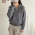 Maglione grigio in maglia con mezza zip, bordi bianchi a contrasto e colletto polo - Taglia S / Top / Grigio