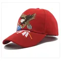 Rote Baseballkappe mit USA-Flaggen-Adler-Stickerei aus hochwertiger Twill-Baumwolle - M (56-58cm) / Rot