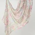 Blumenschal aus leichtem Voile mit rosa und gelben Blüten auf cremefarbenem Grund - Cremeweiß Künstlerischer Streublumenstil (YW546-2#)