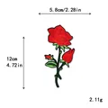 Rode roos geborduurde patch variant met details van 12x5,8 cm en 2,11 g gewicht - Rode Roos Middelgrote Knop Stijl(GZ-726-B)