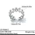 Minimalistischer Ring aus 18K vergoldetem Edelstahl mit geometrischen Pyramidennieten - Silber