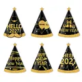 Sechser-Set 2027 Silvester-Partyhüte in elegantem Schwarz und Gold mit funkelnden Sternen - Neujahrs-Papier-Spitzhüte-Set