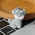 Porte-clés chien schnauzer en peluche grise avec barbe blanche et fermoir argenté - Schnauzer