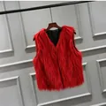 Rote Kunstpelzweste für Mädchen mit flauschigem Fuchspelzimitat und V-Ausschnitt - 90cm / Rot