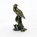 Rilievo dettagliato delle piume di aquila su statuina in ottone massiccio - Piccolo Ornamento dell'Aquila