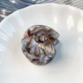 Pinza per capelli a spirale in acetato marmorizzato grigio con accenti dorati - Blu Grigio