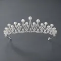 Eleganter silberner Braut-Tiara-Kronenreif mit weißen Perlen und glitzernden Straßsteinen - Silber Mit Perle