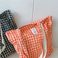Borsa tote in cotone minimalista con stampa geometrica a pois arancione e bianco - Arancione