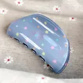 Pince à cheveux bleu mat avec motifs d'étoiles scintillantes et ressort en métal - Style Demi-cercle Étoile Bleue