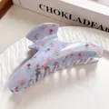 Pince à cheveux violette translucide avec motif floral de roses et grande structure - Style Courbe Fleuri Bleu Brume