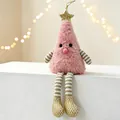 Detalle de muñeco árbol de Navidad de felpa rosa con piernas largas y estrella dorada - Rosa