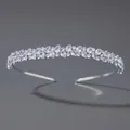 Elegante tiara de plata con cristales de gota y pedrería redonda sobre fondo gris - Diadema Minimalista de Circonia(TS-J3107S) / Plateado(TS-J3107S)