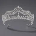 Couronne de mariée argentée avec cristaux étincelants et motifs métalliques de feuilles - Couronne strass évidée (TS-J3056S)