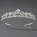 Tiara argentée élégante avec strass et motif floral pour coiffures de mariage - Couronne de Reine Européenne (TS-J1346)