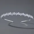 Elegante tiara da sposa in argento con strass marquise scintillanti su sfondo grigio - Cerchietto da Sera da Sposa di Lusso (TS-J3399S)
