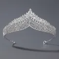 Tiare argentée élégante avec strass blancs étincelants et perles pour princesses - Couronne d'Anniversaire Pointue (TS-J3086S)
