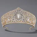 Couronne de princesse dorée luxueuse avec strass clairs et cristal en goutte - Couronne baroque en strass (TS-J3212G)