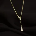Collana lariat dorata con triangolo scorrevole lucido e pavé di cristalli luminosi - Oro