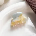 Piccola molletta per capelli in acetato con finitura marmorizzata blu e crema - Multicolore Chiaro