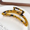 Elegant cutout crescent hair claw with classic amber tortoiseshell texture finish - 11cm / Brown Tortoiseshell
