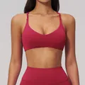 Set yoga rosa scuro con reggiseno sportivo con scollo a V e leggings a vita alta - Taglia S / Top / Rosso Ciliegia
