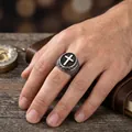 Retro punk cross ring for men in vintage stainless steel with honeycomb texture - US 7 / Steel