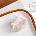 Pince à cheveux en forme de cœur en acétate marbré rose avec finition brillante - Rose Pêcher
