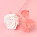 Handmade crochet rose bouquet with white petals and pink yarn stem for home decor - Macaron Roselle Rose - White (Pink Leaf)