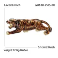 Braune Tiger-Brosche in Goldoptik mit 5,1 cm Breite und 1,7 cm Höhe für Damen und Herren - Braun
