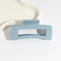 Grande pince à cheveux rectangulaire évidée bleu clair mat élégante pour femme - Style Carré Bleu-Gris