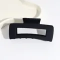 Grande pince à cheveux noire mate élégante en acrylique avec design rectangulaire - Pince à Cheveux Carrée Creuse / Noir