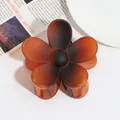 Pince à cheveux fleur dégradé ambre avec finition mate et design élégant en résine - Pince Crabe Fleur 3D / Ambre
