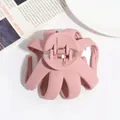 Élégante pince à cheveux surdimensionnée rose mat avec design à dents croisées - Grande Pince Citrouille / Rose Fumé