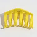 Grande pince à cheveux élégante en acrylique jaune avec finition brillante et ressort - Pince Citrouille Plate Jaune