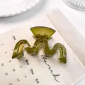 Grande pince à cheveux élégante en acrylique vert olive translucide ondulée - Pince Crabe Vague / 13cm / Vert Foncé