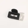 Grande pince à cheveux rectangulaire noire mate élégante pour coiffure féminine - Petite Pince Carrée à Bords Ronds / 4cm / Noir
