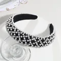 Cerchietto imbottito in velluto nero con perle bianche e strass scintillanti - Stile Perla Base Nera