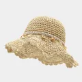 Chapeau de paille beige au crochet avec bord ondulé et ornements en coquillages - M / Beige (Modèle H BC)