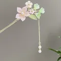 Haarnadel für Hanfu mit rosa Blüten, goldener Nadel und doppelten Perlenanhängern - Rosa-Grüne Blumencluster Doppelperle Quaste (发簪2562)