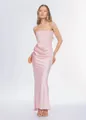 Detail der eleganten Taillenraffung und Seidentextur am rosa trägerlosen Abendkleid - S / Rosa