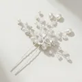 Spilla per capelli da sposa con fiori bianchi, perle e strass su filo d'argento - Argento
